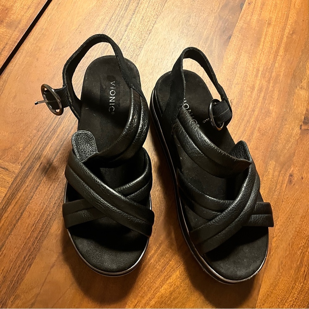 Vionic Black Strappy Women's Platform Sandals